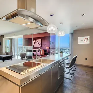 Aparthotel Vegas Palms High 52nd Fl. 1bdr Corner Penthouse 1220sqft, Las Vegas